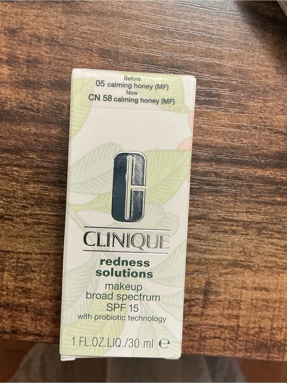 Clinique Calming Honey Makeup Shade Box — Beige/Tan